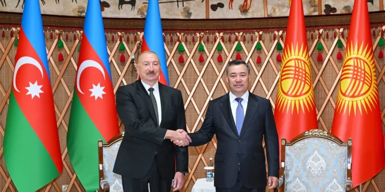 Azərbaycan və Qırğızıstan prezidentləri bir-birinə ali dövlət ordenləri təqdim ediblər