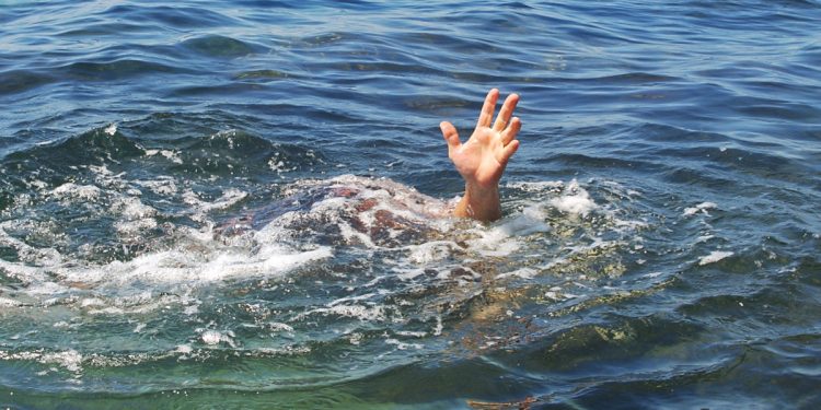 Dənizdə batan gəncin axtarışları davam edir