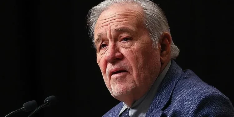 İlber Ortaylının əşyalarının ucuz qiymətə satılması müzakirə yaratdı