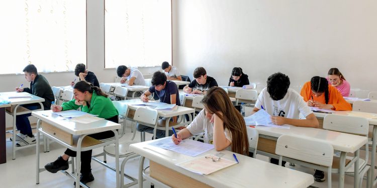 Bu gün I və IV ixtisas qrupları üzrə qəbul imtahanı keçirilir