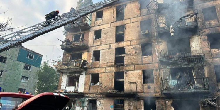 Ballistik raket yaşayış evini vurdu: 6 nəfər həyatını itirdi