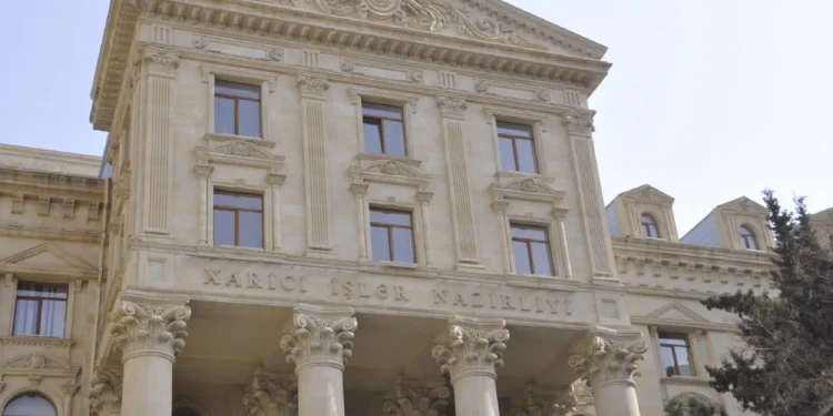 Odessada hücuma məruz qalan gəmidəki azərbaycanlılar vətənə yola salındı