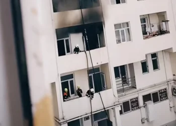 Xırdalanda çoxmərtəbəli yaşayış binasında yanğın baş verib