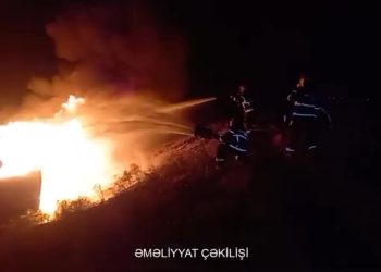 Bakı–Quba yolunda yanacaqdaşıyan avtomobil aşdı, yanğın baş verdi