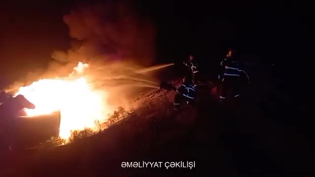 Bakı–Quba yolunda yanacaqdaşıyan avtomobil aşdı, yanğın baş verdi