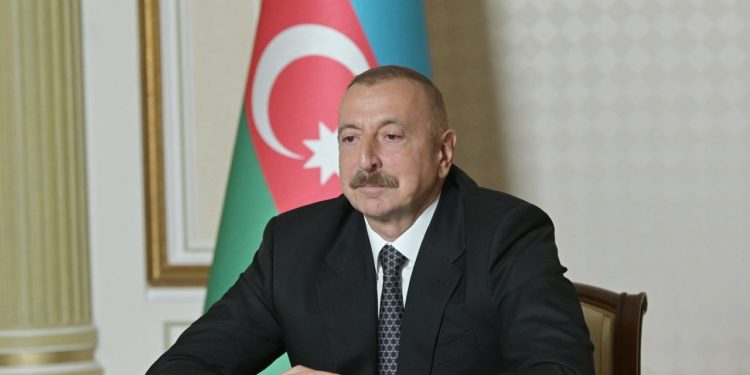 Prezident aviasiya ilə bağlı yeni dəyişiklikləri təsdiqlədi