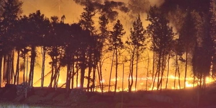 Biləcəri istiqamətində yol açıldı: Yanğın söndürüldü