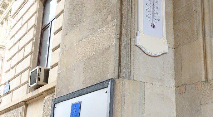 Bakıda məşhur civəli termometr yenidən bərpa olunub