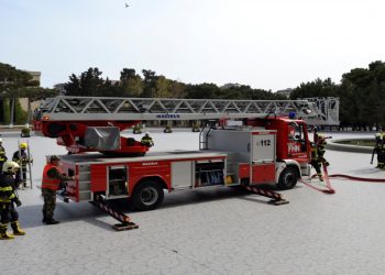 Sumqayıtda internat yataqxanasında yanğın: ana və oğlu zəhərləndi