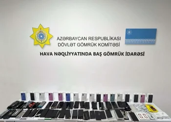 İstanbuldan Bakıya 17 bəyan edilməmiş “iPhone” keçirilməsinin qarşısı alınıb