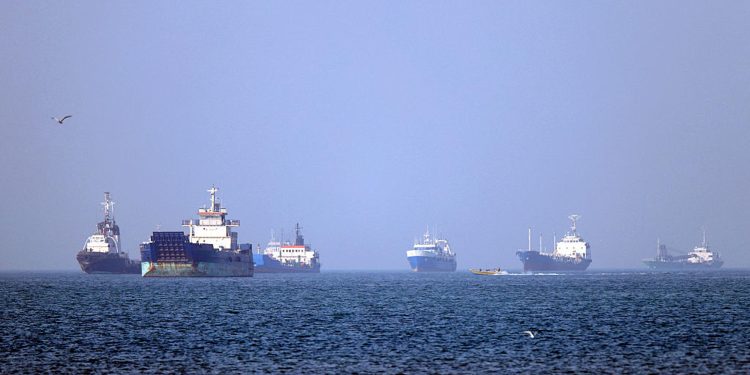 İran parlamentindən Hörmüz boğazı ilə bağlı sərt qərar