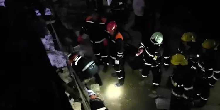 Hövsanda mağazanın tavanı uçub, qadın xəsarət alıb -VİDEO