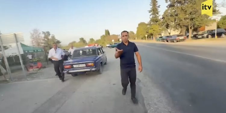 Ağdaşda erkən nikahı işıqlandıran jurnalistlərə hücum edildi