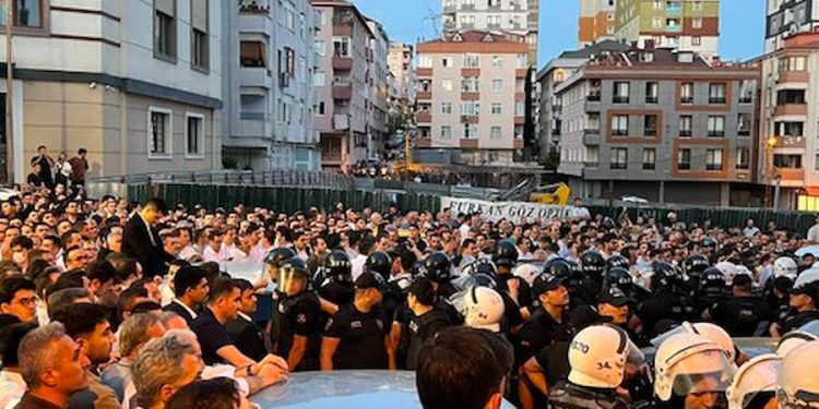 “Süleymançılar”ın Ümraniyədəki mərkəzinə polis əməliyyatı: qarşıdurma yaşanıb