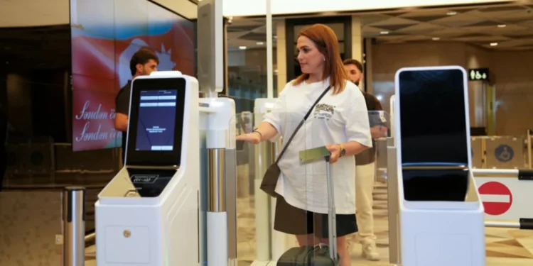 Heydər Əliyev adına beynəlxalq hava limanında sərhəd nəzarəti 20 saniyəyə həyata keçiriləcək