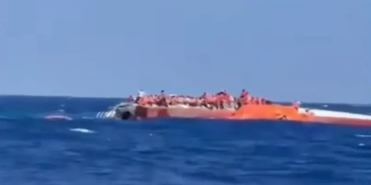 Şimali Kiprdə 260 sərnişinin olduğu gəmi batıb
