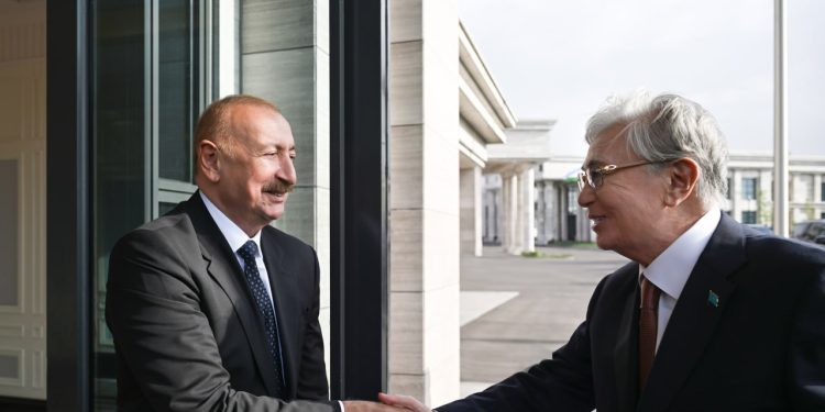 Prezident İlham Əliyevin Tokayevlə Bişkekdə görüşü başa çatıb – FOTO