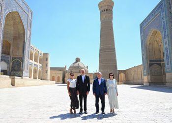 Azərbaycan ilə Özbəkistanın prezidentləri və birinci xanımları Buxara şəhərindəki “Poyi-Kalon” kompleksi ilə tanış olublar 