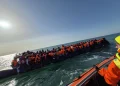 Britaniyaya gedən qayıqda rekord sayda miqrant: 230 nəfər