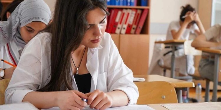 Magistraturada boş yerlər üçün ixtisas seçimi başladı: son tarix açıqlanıb