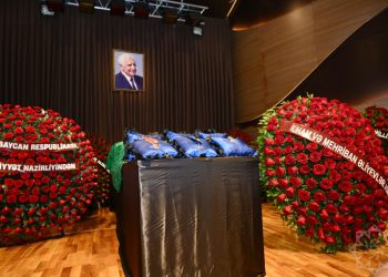 Xalq şairi Nəriman Həsənzadə son mənzilə yola salınıb