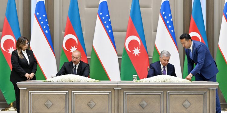 Daşkənddə Azərbaycan-Özbəkistan sənədlərinin imzalanması və mübadiləsi mərasimi olub