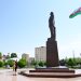 Prezident İlham Əliyev və birinci xanım Mehriban Əliyeva Heydər Əliyevin Naxçıvandakı abidəsini ziyarət ediblər