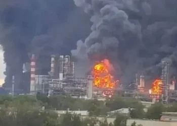 Ukrayna Ufa şəhərindəki neft emalı zavodunu vurub