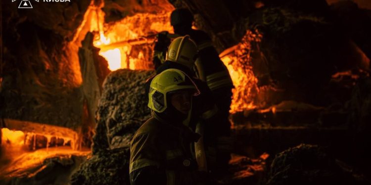 Ukraynanın 3 vilayətinə hücum: 3 ölü, 29 yaralı