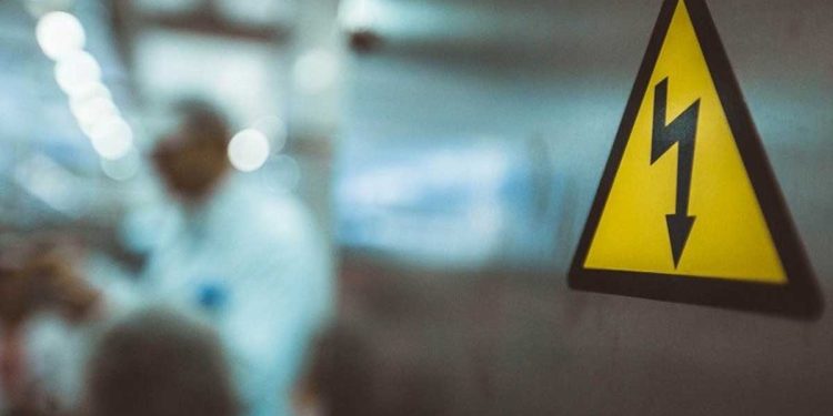 Qaradağda 45 yaşlı kişi təmir zamanı elektrik cərəyanından ölüb