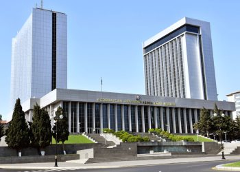 Bəzi hərbçilər üçün “leytenant” rütbəsində xidmət müddəti dəyişdirilir
