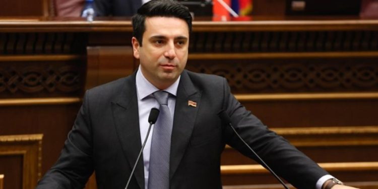 Alen Simonyan: Ermənistan Rusiyanın 102-ci hərbi bazasının çıxarılmasını tələb etməyib