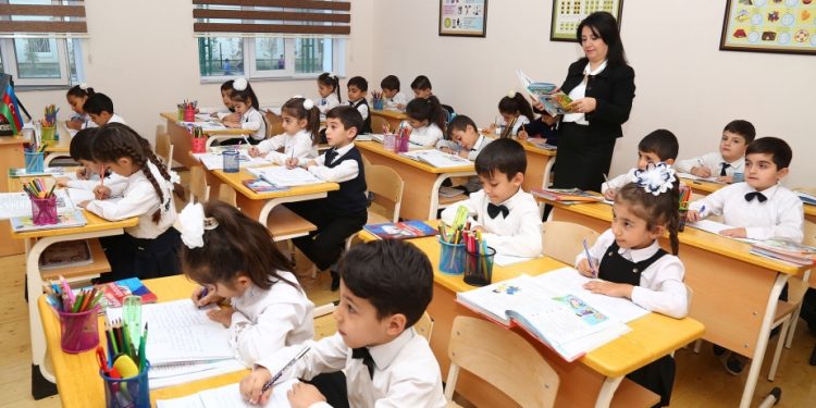 Şagirdlərin geyimi ilə bağlı yeni qərar verildi
