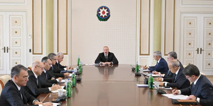 Prezident İlham Əliyevin sədrliyi ilə müşavirə keçirilib – FOTO