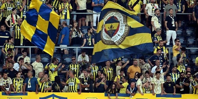 “Fənərbağça” – “Beşiktaş” matçında azarkeş vəfat edib