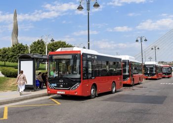 “Koroğlu”da ekspres avtobuslar üçün yeni zolaq yaradıldı
