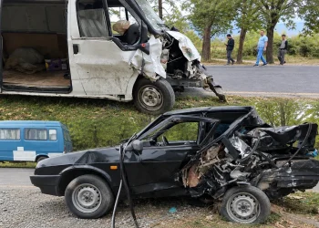 Qaxda iki avtomobil toqquşdu: 4 nəfər yaralandı