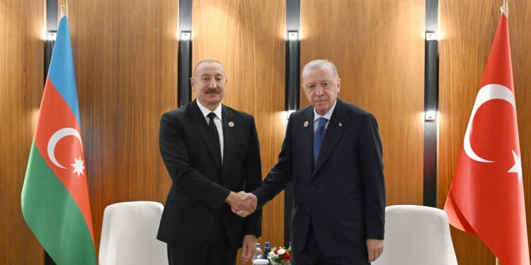 Azərbaycan və Türkiyə liderlərinin Bişkekdə görüşü olub – FOTO
