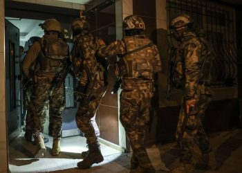 İstanbulda İŞİD üzvünə qarşı əməliyyat keçirilib: ölən var
