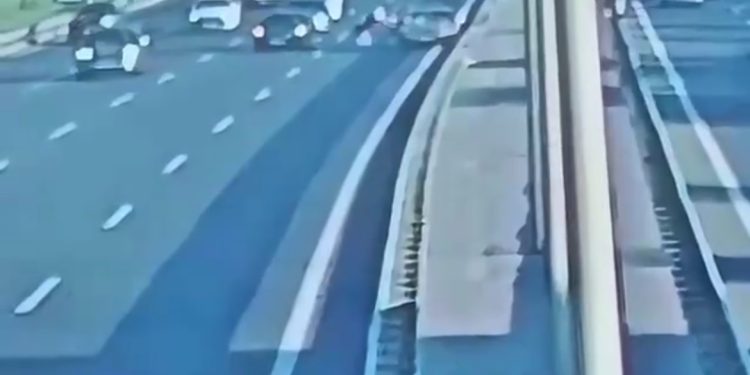 Şağanda yolu keçmək istəyən piyadanı avtomobil vurub – VİDEO