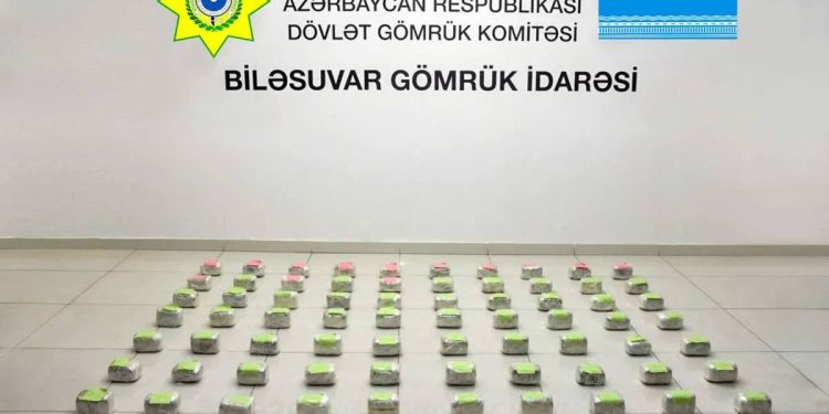Biləsuvarda yük maşınından 25 kiloqramdan çox marixuana aşkarlanıb